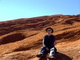 Climbing Ayers Rock [Uluru] (2) * 1280 x 960 * (328KB)